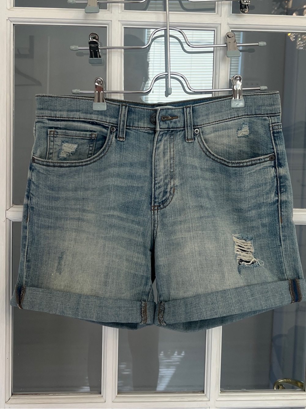 BANANA REPUBLIC Women’s Light Wash Distressed Denim Boyfriend Roll-Up Shorts